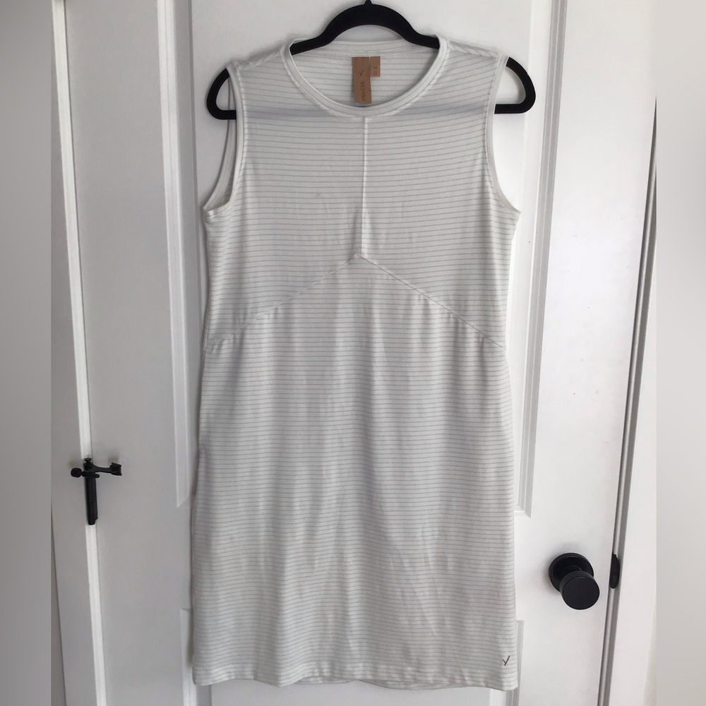 Indyeva Dress Women M Sleeveless Pockets White/Gray Stripes Drirelease Comfort